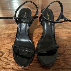 New never worn - Sandal light, comfortable - size 7